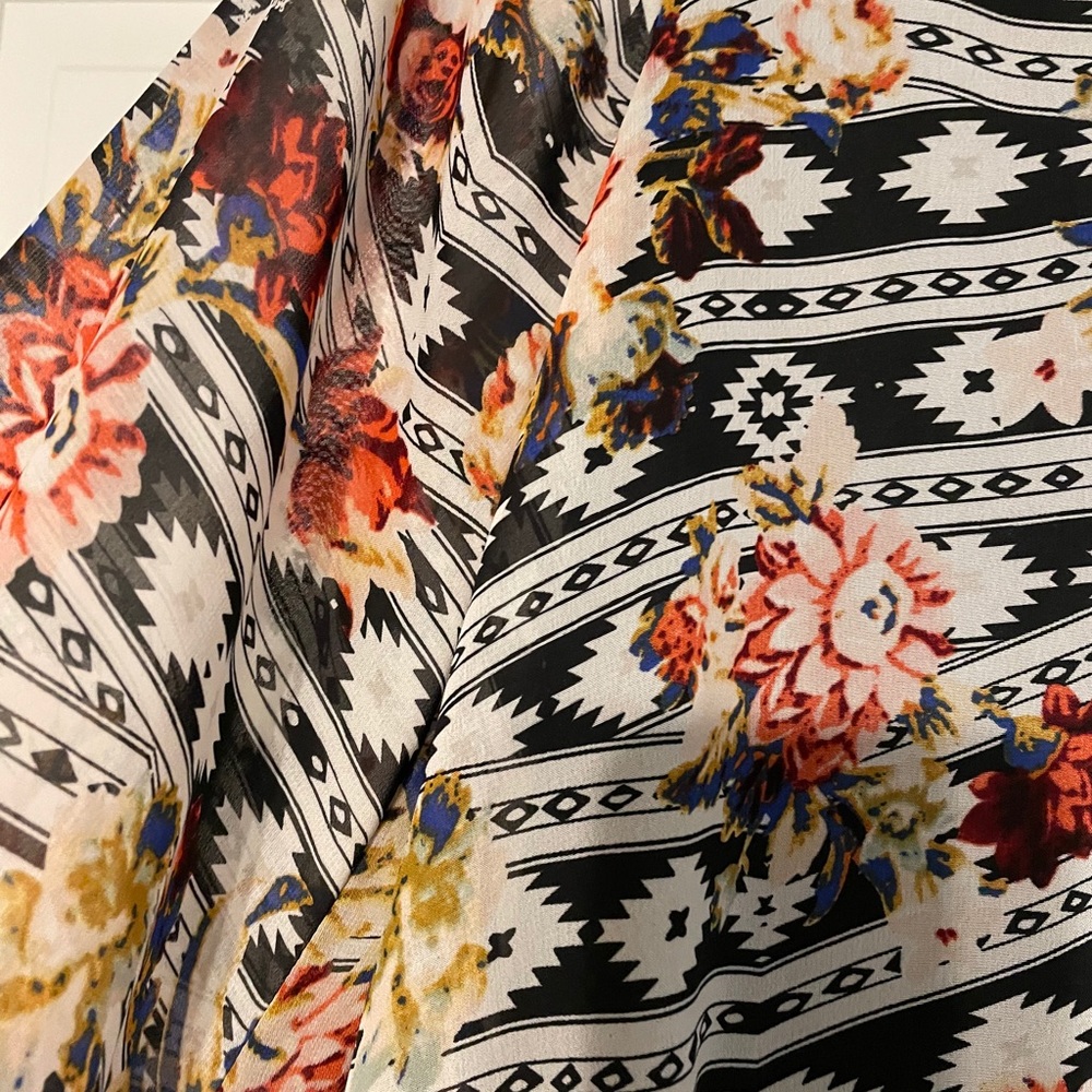 MuMu Tunic - Picture 3 of 3